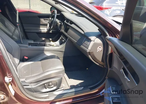 2016 Jaguar Xf 35T R-Sport z USA, uszkodzony, nr VIN SAJBL4BV3GCY13326